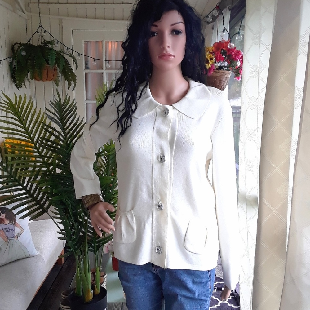Yarns & Stitches Beautiful Cardigan